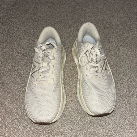 New Balance Sneakers - Picture 4 of 6